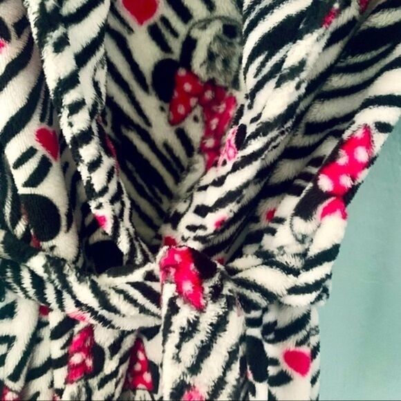 Disney Minnie Mouse Fuzzy Robe Size M/M 7/8 - Picture 5 of 12